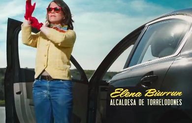 Imagen de la alcaldesa de Torrelodones en el anuncio de Aquarius